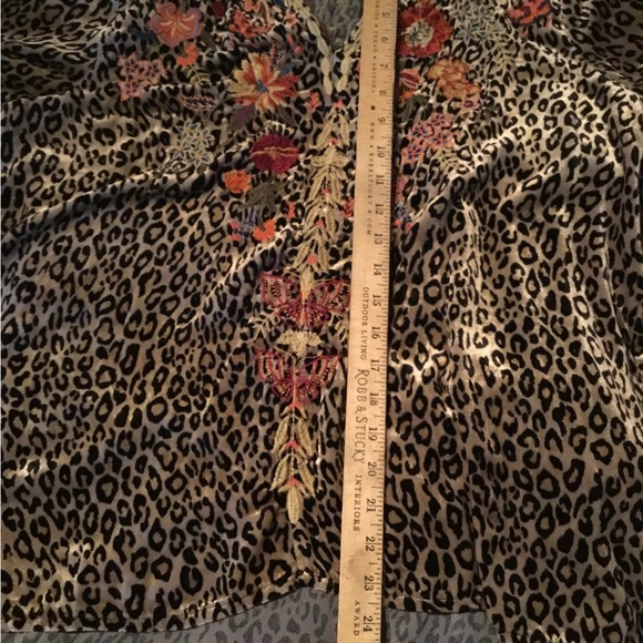 Johnny Was Taline V neck velvet embroidered top - Picture 5 of 9